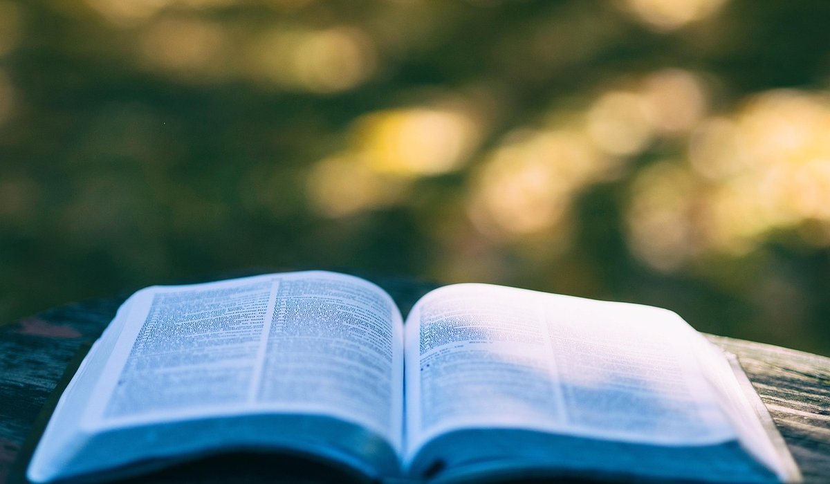 Reading Poetry Aloud to Improve Your Craft