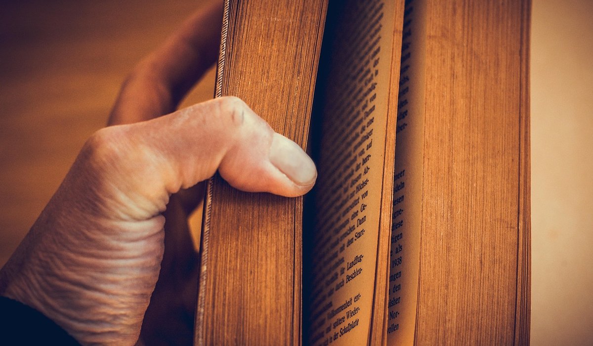 The Art of the Unreliable Narrator in Crime Fiction